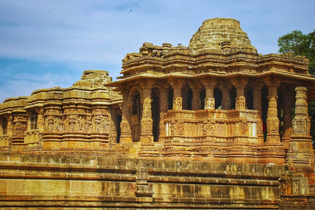 Tents With Amenities near Sangam